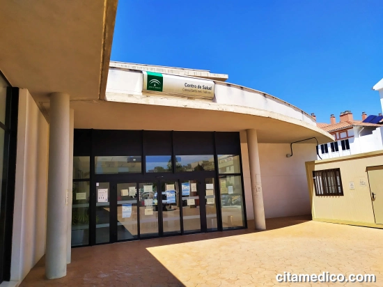 Fachada principal del Centro de Salud Colonia Santa Inés, edificio destinado a atención sanitaria básica.